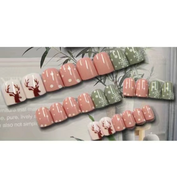 Acrylic Short Square Tip Winter Wonderland Pastel Nails Manicure Holiday - Picture 5 of 5